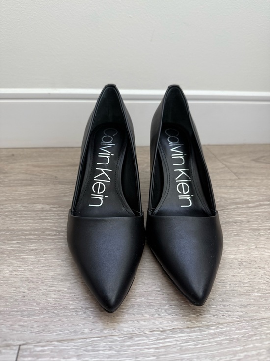 Calvin Klein Shoes - Calvin Klein Women's Black Saleen Pointed-Toe Pumps size 6.5